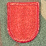 Beret Flash, 82nd Airborne Division (Airborne) Artillery (DIVARTY), Merrored Edge