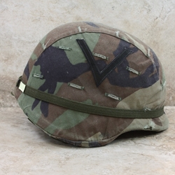 Helmet Collection, Helmet Ground Troop Parachutist, PASGT, Medium, with V Patch, Type 1